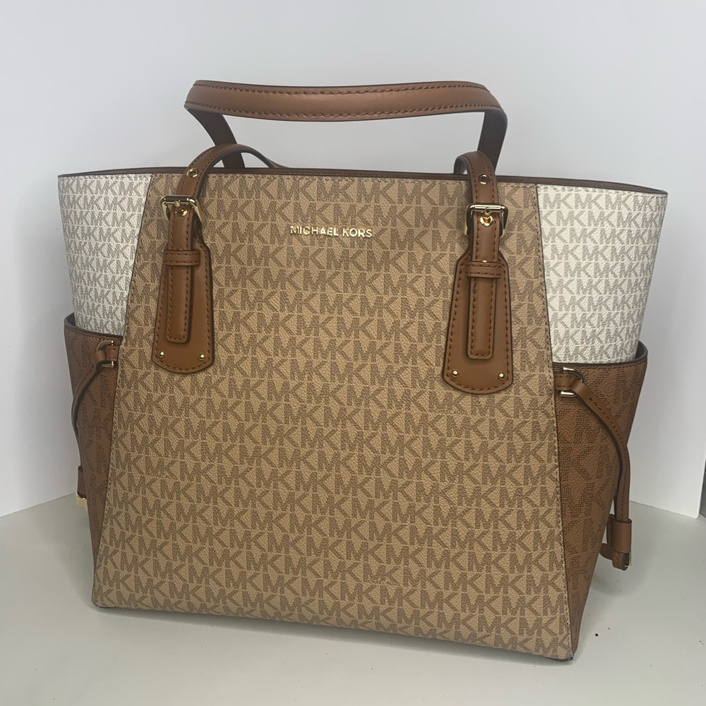 Michael Kors Signature Voyager East West Tote